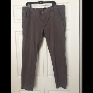 Celebrity Pink Skinny in size 22